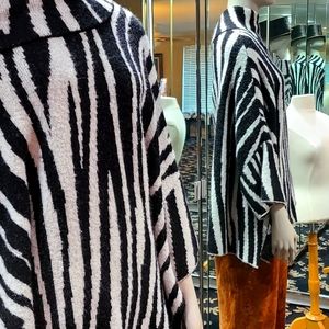 Coco & Carmen Zebra Poncho O/S
